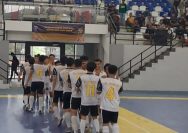 Suasana kebersamaan pemain dalam Turnamen Futsal Kapolres Cup 2025.