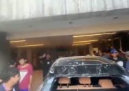 Rumah Ahmad Sahroni di Tanjung Priok diserbu massa usai pernyataan kontroversial soal bubarkan DPR. Mobil dirusak, barang dijarah, sementara Ahmad Sahroni diduga berada di Singapura.
