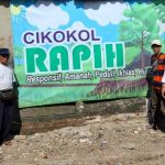 Spanduk ajakan kebersihan lingkungan bertuliskan “Cikokol Rapih: Responsif, Amanah, Peduli, Ikhlas, Humanis” dipasang di wilayah Kelurahan Cikokol sebagai bentuk sosialisasi larangan TPS liar.