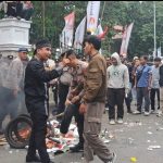 Aksi Demonstrasi peringatan HUT Lebak ke-197.