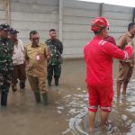 Bupati Tangerang dan Dandim 0510/Tigaraksa Turun Langsung Tinjau Banjir di Kosambi