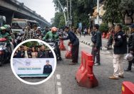 Aksi sosial Organisasi Pers FWJ Indonesia DPD DKI Jakarta saat membagikan ratusan paket takjil kepada pengguna jalan di kawasan Jakarta Utara pada bulan suci Ramadhan. Foto: Istimewa/BaraTV.