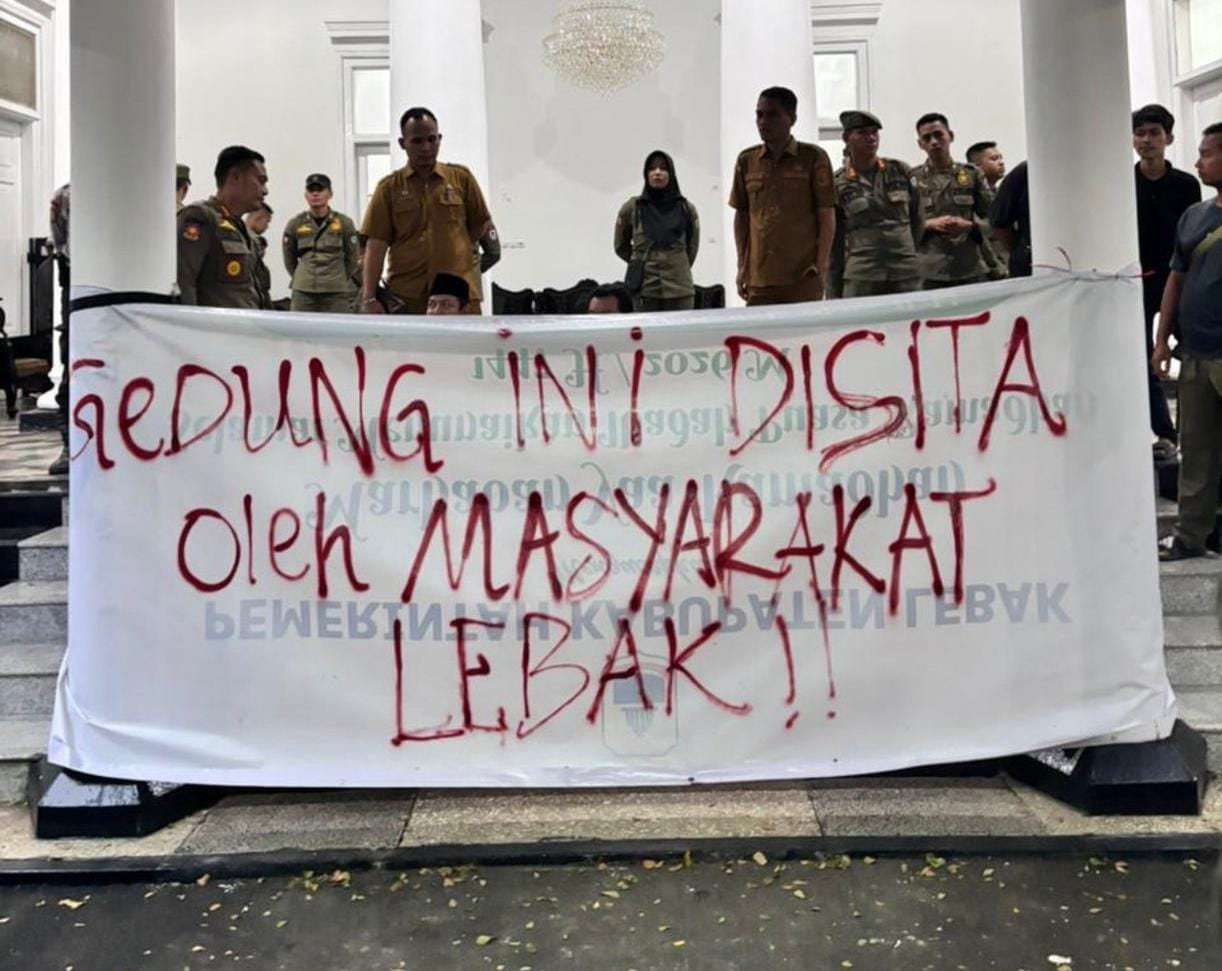 Aksi Aliansi Mahasiswa Soroti Infrastruktur Rusak, Pendidikan, Kesehatan hingga Kemiskinan di Kabupaten Lebak