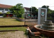 Tampak depan SMKN 5 Kabupaten Tangerang. Pengelolaan Dana BOS Tahun 2025 senilai Rp4.056.480.000 di sekolah tersebut menjadi sorotan publik menyusul besarnya alokasi anggaran pada sejumlah pos kegiatan. (Foto: Baratv.id)