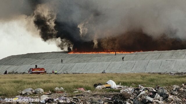 Cuaca Panas Diduga Picu Kebakaran TPA Jatiwaringin, Tiga Pos Damkar Diterjunkan