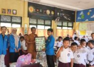 Foto: Mahasiswa Biologi Universitas Pamulang Kampus Kota Serang memberikan edukasi Tanaman Obat Keluarga (TOGA) kepada siswa SDN Banjar Agung 4 dalam kegiatan Pengabdian Kepada Masyarakat (PKM). (Dok. Istimewa)