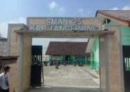 Gerbang utama SMAN 25 Kabupaten Tangerang, lokasi sekolah yang menjadi perhatian publik terkait pemberitaan dugaan pelecehan seksual.