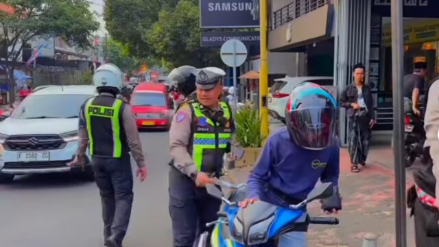 Patroli Sore Polres Cianjur, Upaya Cegah Kejahatan Jalanan dan Jaga Kamtibmas