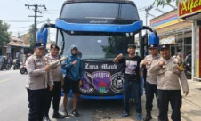 Polisi pantau titik kumpul di Jatiwaringin, Tangerang, untuk memastikan keberangkatan suporter berlangsung tertib dan aman. ( Gambar Istimewa)